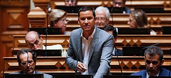 Direita confunde austeridade que fez e cortes que hoje não existem