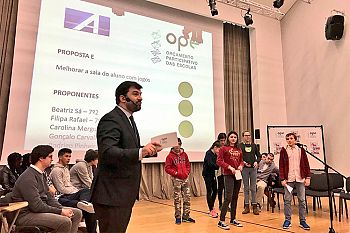 Alunos dispõem de 1 ME para melhorarem as suas escolas