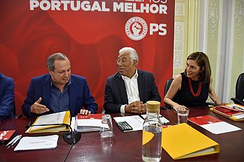 Afirmação de unidade, renovação e confiança