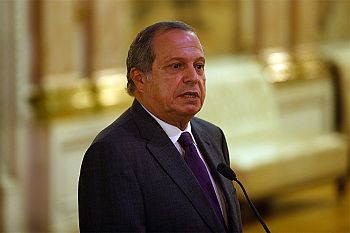 Crise dos media também preocupa Carlos César