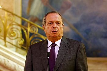 PS quer problemas da habitação “bem resolvidos”
