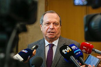 Carlos César desafia partidos a votarem favoravelmente Lei de Bases da Saúde