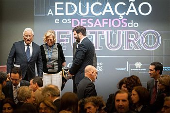 Educação universal e de qualidade é garante no combate às desigualdades