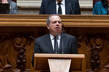 Parlamento homenageou “militante número um da democracia portuguesa”
