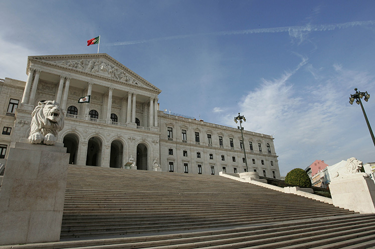 Nomear um Governo que se sabe ir ser chumbado na AR é perda de tempo