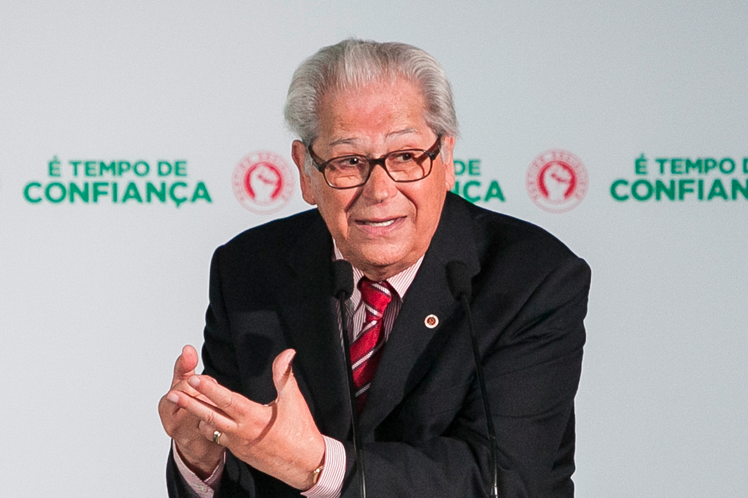 António Arnaut presidente honorário