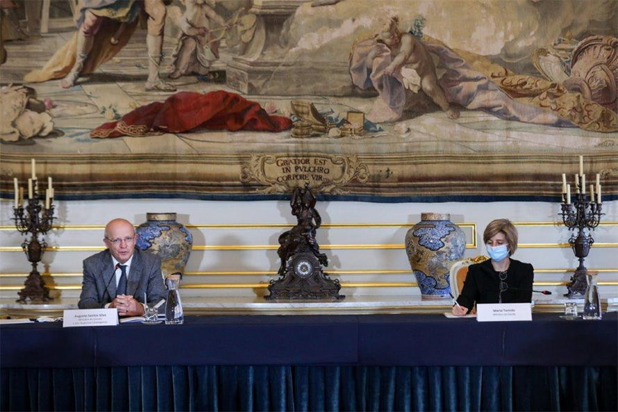 Portugal garante solidariedade nas vacinas para países lusófonos