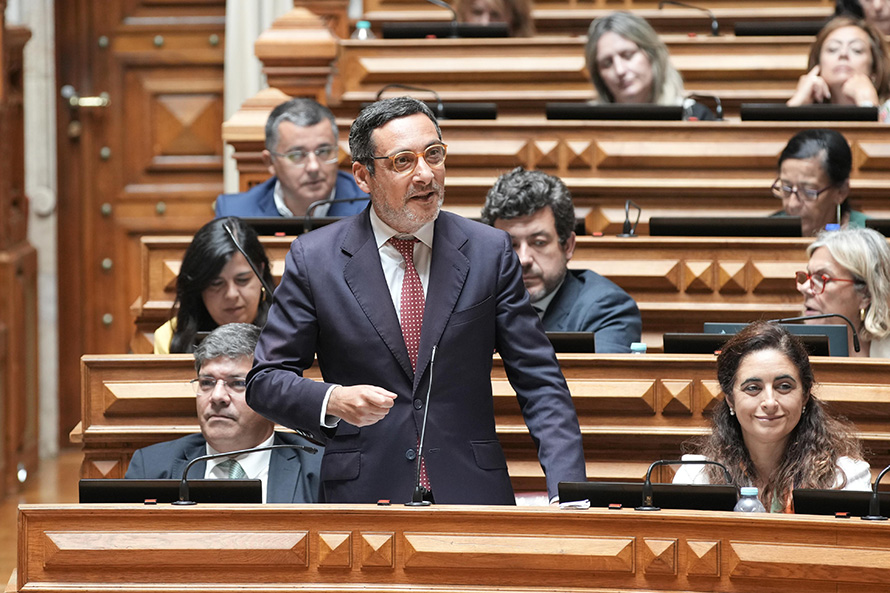 PS recomenda ao Governo que mantenha imposto mínimo de 15% sobre os lucros das grandes multinacionais