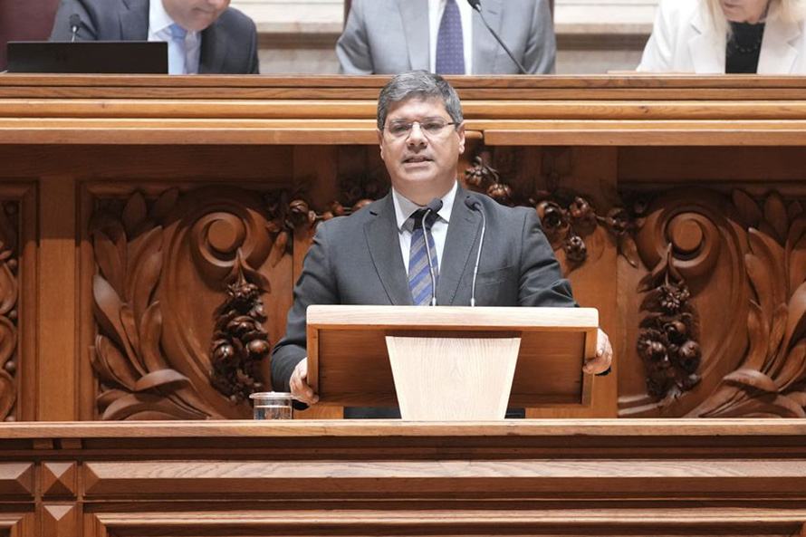 PS pergunta ao Governo se vai travar desigualdades entre escolas profissionais de natureza municipal e escolas públicas financiadas pelo FSE