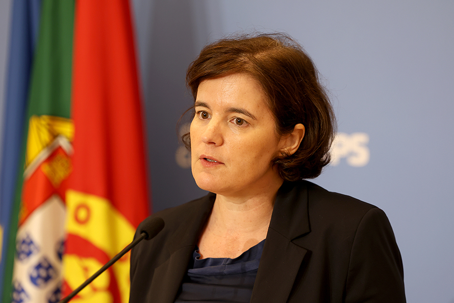 PS defende mais diálogo e planeamento após devolução de diplomas ao Governo