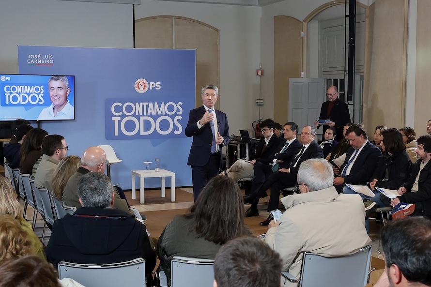 José Luís Carneiro critica incapacidade do Governo para entendimentos com oposição e parceiros sociais