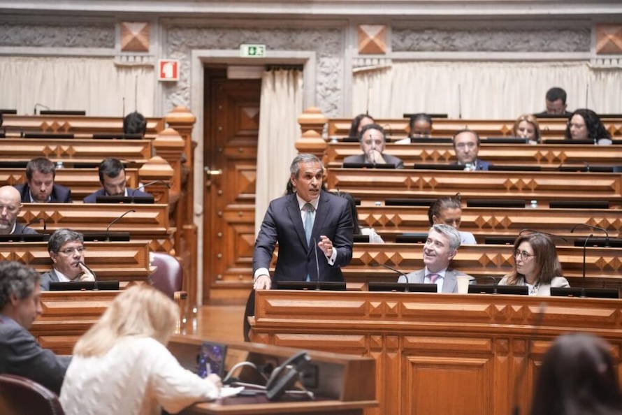 PS denuncia dois anos de “simulacro de ação política” da AD