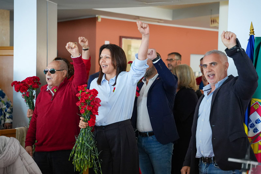 Socialistas celebram liberdade e autonomia
