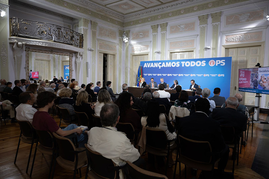 PS reforça estratégia política com “batalha de ideias” e afirma foco na confiança e na proximidade