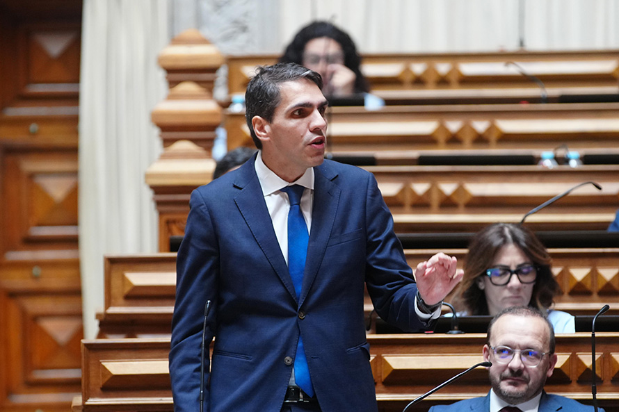 PS acusa Castro Almeida de ser o “ministro do crescimento perdido”