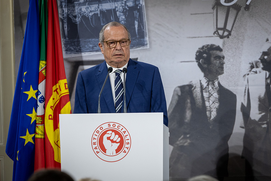 O diálogo social e entre os partidos centrais da democracia é hoje, como em 1976, “essencial e a caução do regime”