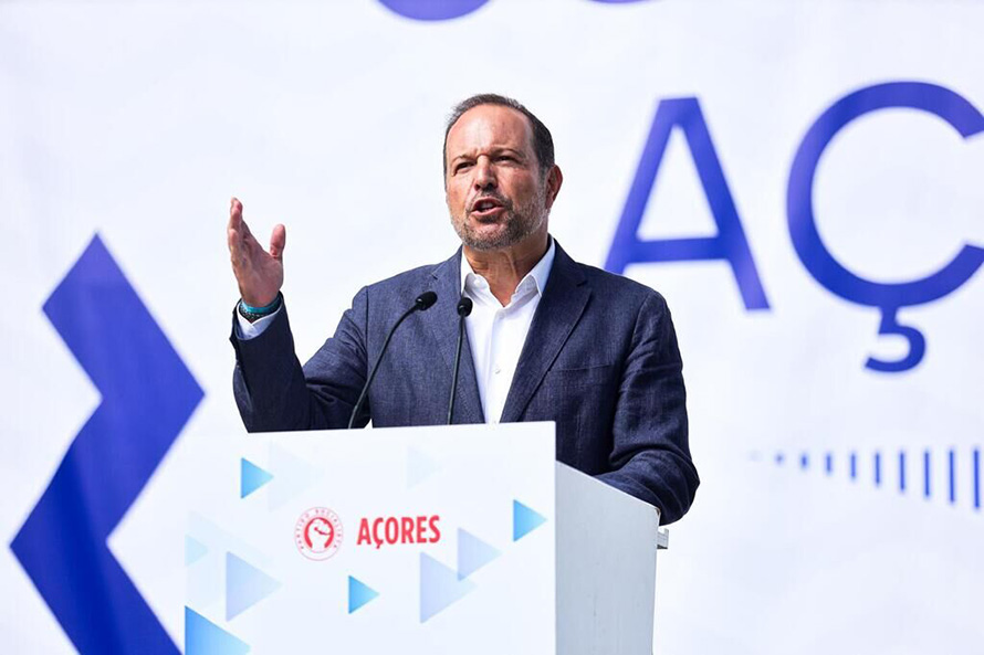 Francisco César propõe lei para garantir que nenhum açoriano perca dinheiro nos reembolsos das passagens aéreas