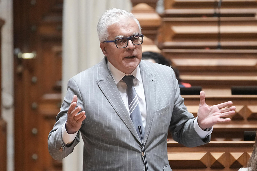 Emanuel Câmara pergunta pela salvaguarda dos interesses dos madeirenses