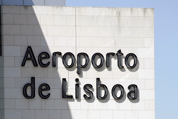 Aeroporto de Lisboa recebe nome de Humberto Delgado