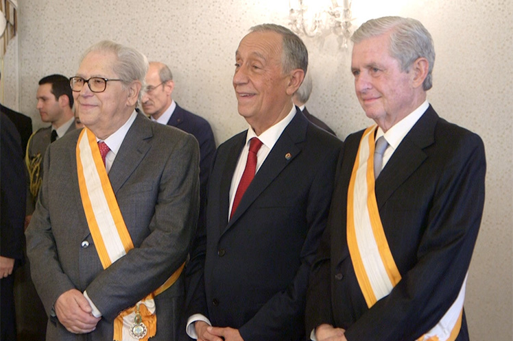 António Arnaut condecorado com a Grã-Cruz da Ordem da Liberdade