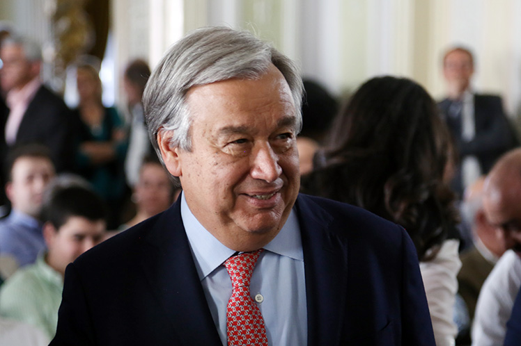 António Guterres evoca valores de Abril na admiração pela resposta dos portugueses