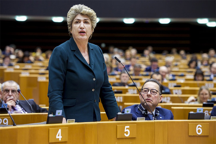 Maria João Rodrigues questiona presidente do Eurogrupo