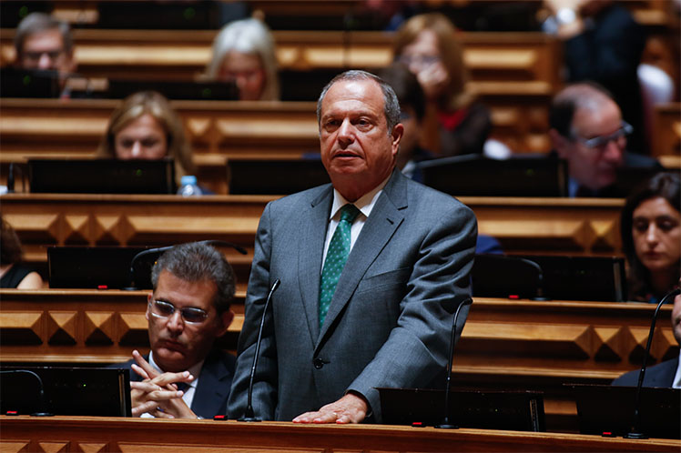 Carlos César defende percurso de exigência para que Estado não volte a falhar