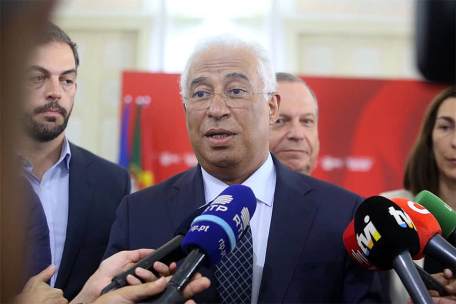 António Costa afirma prioridade à política de rendimentos