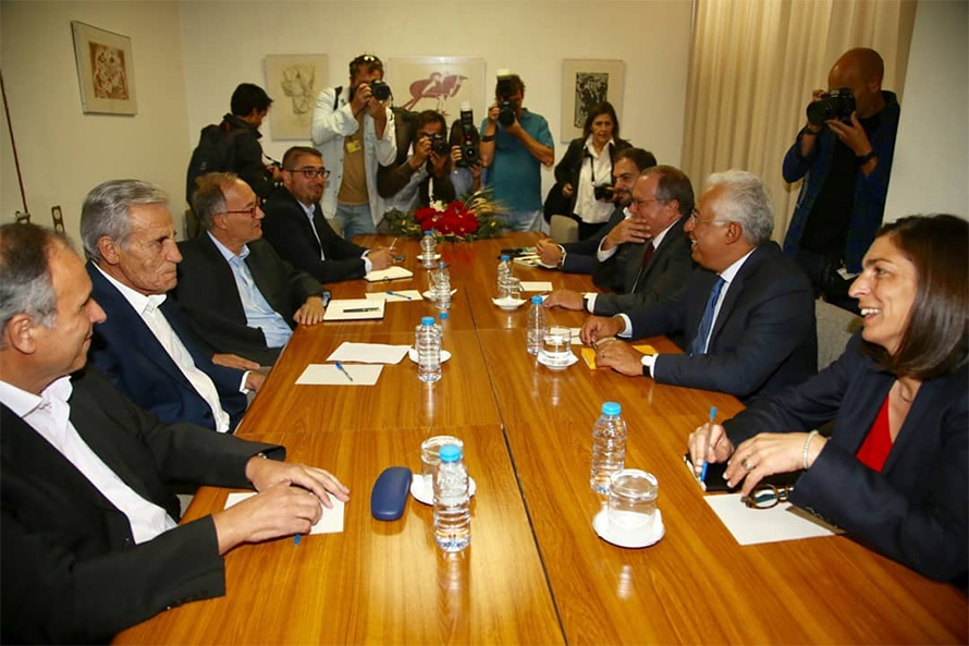 António Costa considera “positiva” a disponibilidade do PCP para apreciação conjunta do Orçamento do Estado