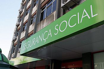 Apoio aos pais com filhos em casa alargado a trabalhadores domésticos