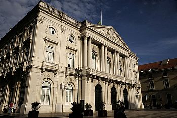 Câmara de Lisboa reduz IMI para famílias com filhos