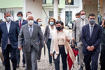 António Costa reforça mensagem de confiança às famílias e à comunidade escolar