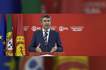 Partido Socialista lamenta que PSD “deixe cair o valor do interesse nacional”
