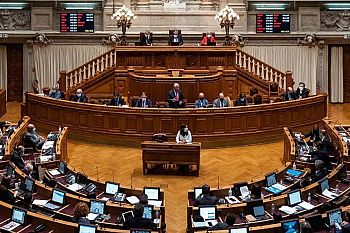 António Costa sublinha “divergência de fundo” com PSD que está “contra o investimento e a valorização dos rendimentos”