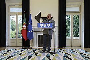 Combate à incidência da nova estirpe determina interrupção por 15 dias das atividades letivas