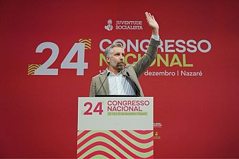 PS está com os jovens para garantir um futuro com direitos e oportunidades para todos