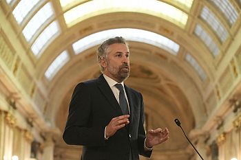 Confiança dos portugueses no primeiro-ministro tem de ser restabelecida com explicações cabais