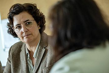 Socialistas denunciam atrasos nos apoios à habitação e defende soluções urgentes para as famílias