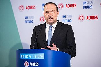 Francisco César acusa Bolieiro de esconder a gravidade da situação financeira da Região