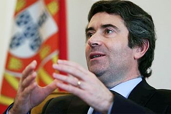 Governo prepara consulados para a era da digitalização