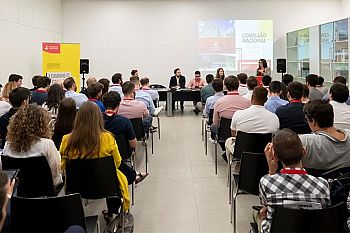 Juventude Socialista prepara manifesto para as legislativas
