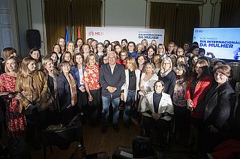 António Costa quer eliminação da desigualdade salarial e acordo para conciliação familiar e profissional
