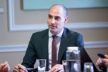 PS/Açores quer reforçar apoios a trabalhadores em 'lay-off' na Região