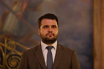 PS condena "declarações abusivas" do líder do PSD sobre ministro das Finanças