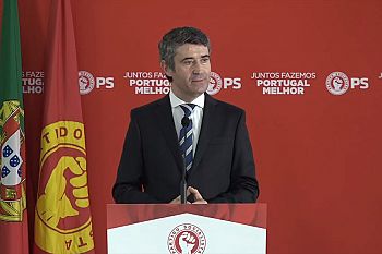 PS desafia TAP a corrigir plano que “lesa interesse nacional”