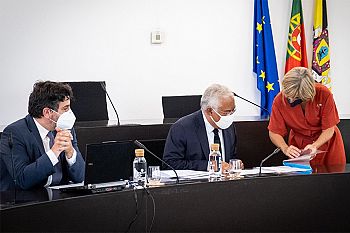 Resultados positivos no combate à pandemia desaconselham aligeirar medidas de contenção