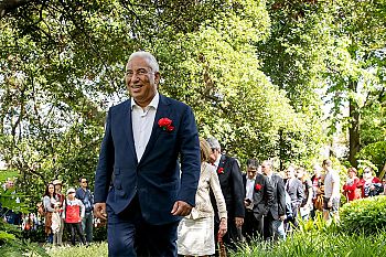 António Costa celebra poder da democracia com casa aberta